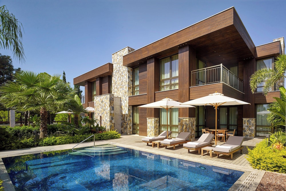 Parklane, a Luxury Collection Resort & Spa, Limassol — Swimming pool in Pyrgos, Limassol Region