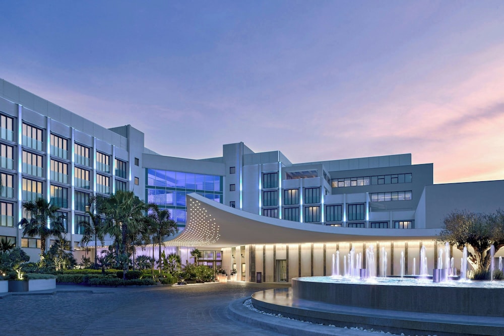 Parklane, a Luxury Collection Resort & Spa, Limassol — Hotel building in Pyrgos, Limassol Region