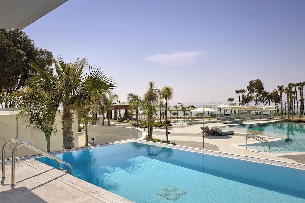 Parklane, a Luxury Collection Resort & Spa, Limassol — Swimming pool in Pyrgos, Limassol Region
