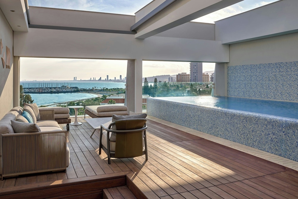 Parklane, a Luxury Collection Resort & Spa, Limassol — Swimming pool in Pyrgos, Limassol Region
