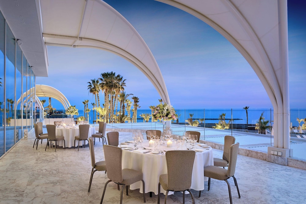 Parklane, a Luxury Collection Resort & Spa, Limassol — Restaurant & bars in Pyrgos, Limassol Region
