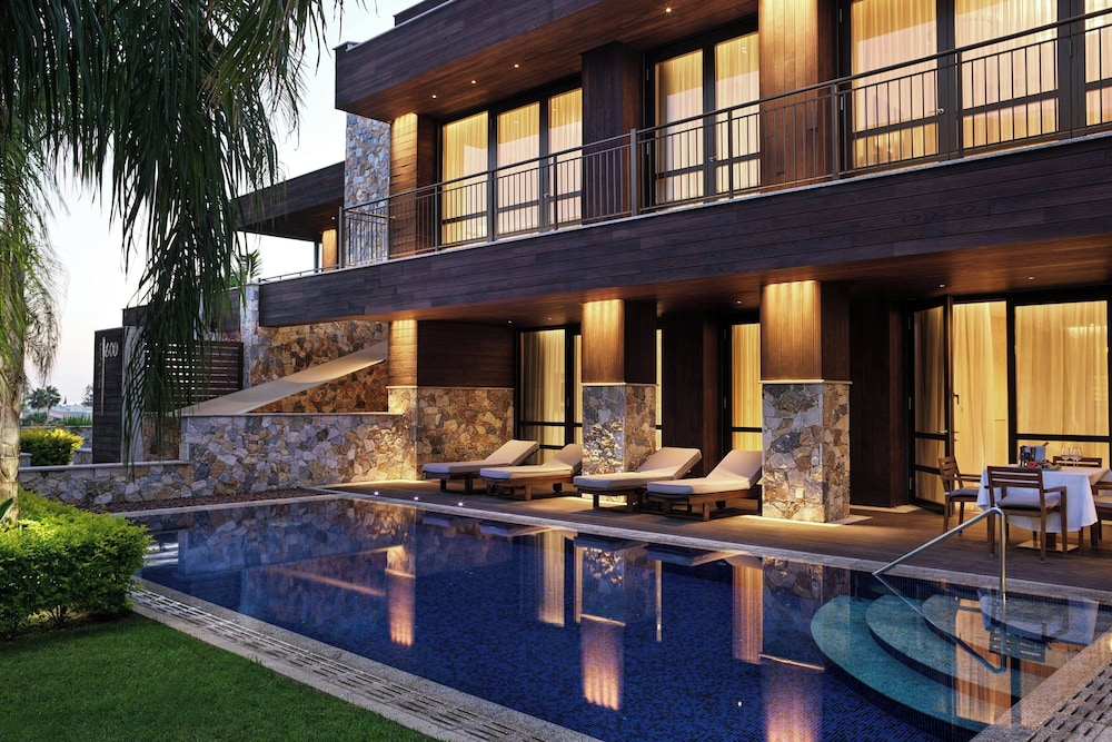 Parklane, a Luxury Collection Resort & Spa, Limassol — Swimming pool in Pyrgos, Limassol Region