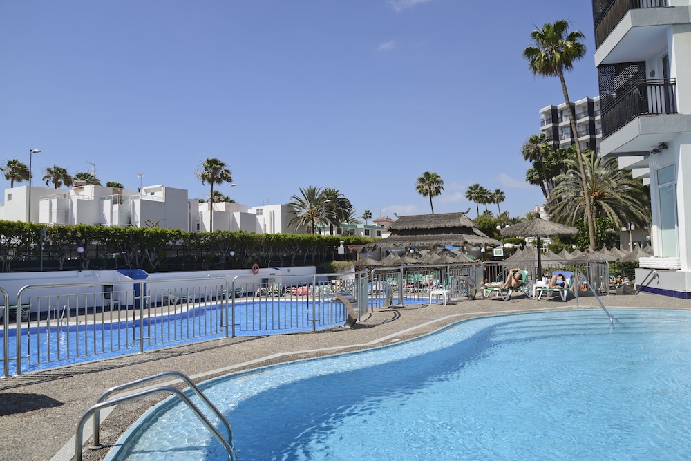 Relaxia Beverly Park — Swimming pool in Playa del Ingles, Canary Islands
