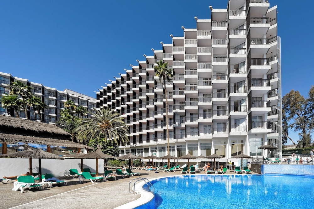 Relaxia Beverly Park — Hotel building in Playa del Ingles, Canary Islands