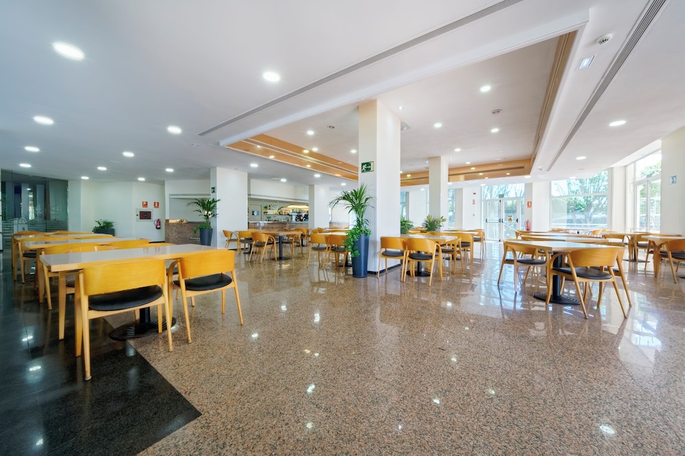 Relaxia Beverly Park — Hotel building in Playa del Ingles, Canary Islands
