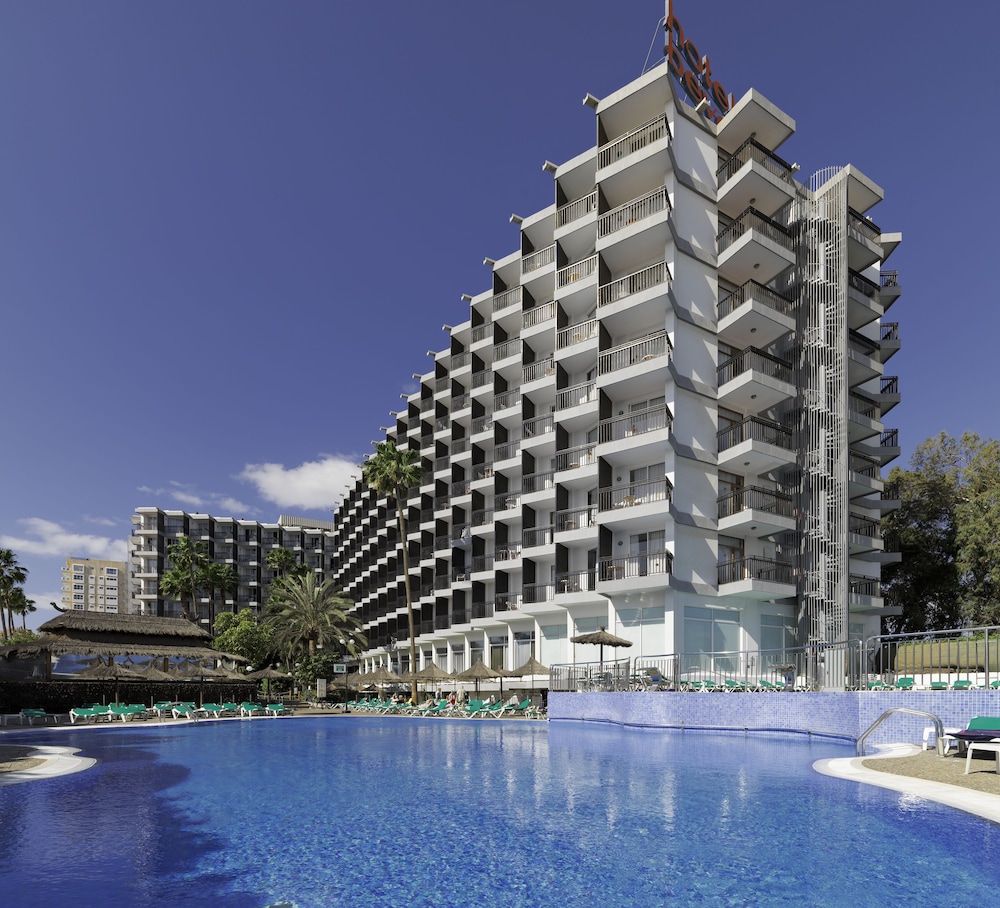 Relaxia Beverly Park — Hotel building in Playa del Ingles, Canary Islands