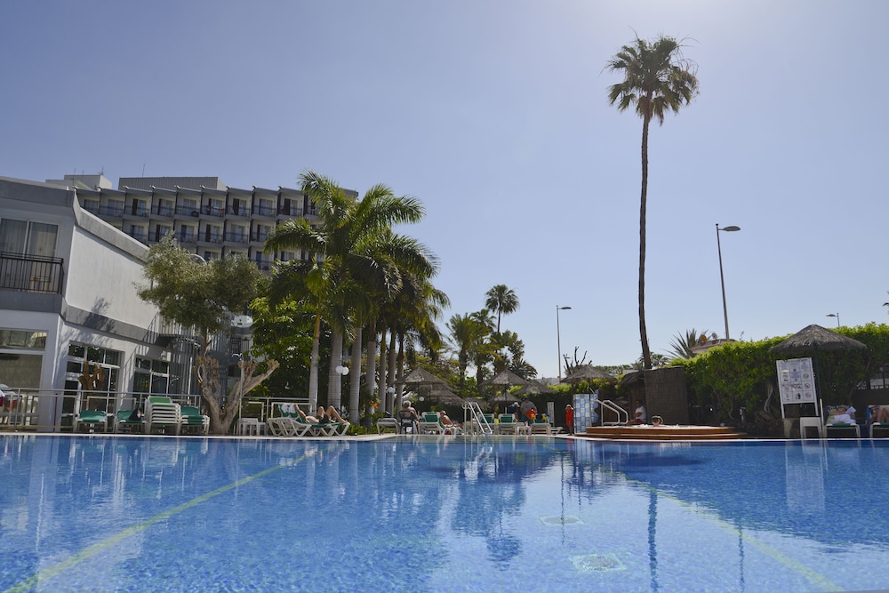 Relaxia Beverly Park — Swimming pool in Playa del Ingles, Canary Islands