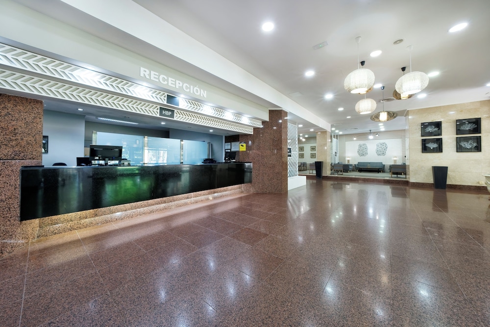 Relaxia Beverly Park — Hotel building in Playa del Ingles, Canary Islands
