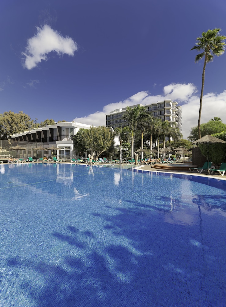 Relaxia Beverly Park — Swimming pool in Playa del Ingles, Canary Islands