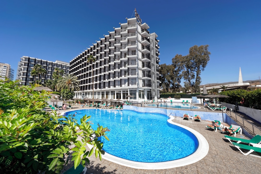 Relaxia Beverly Park — Hotel building in Playa del Ingles, Canary Islands