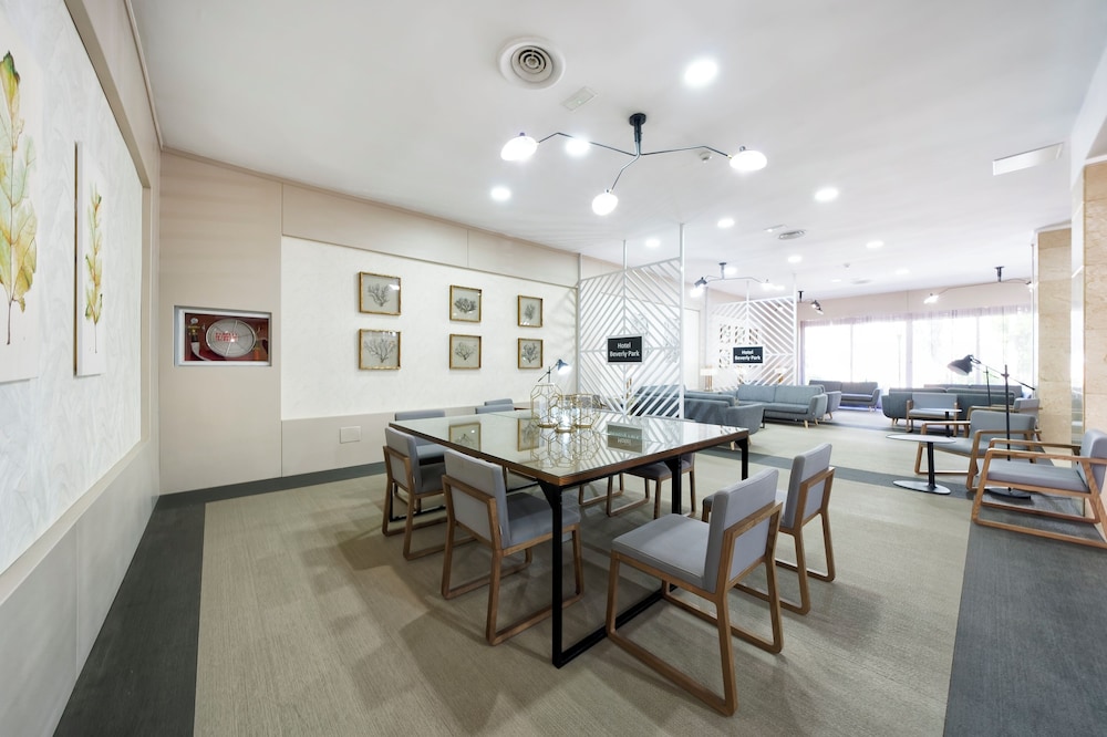 Relaxia Beverly Park — Hotel building in Playa del Ingles, Canary Islands