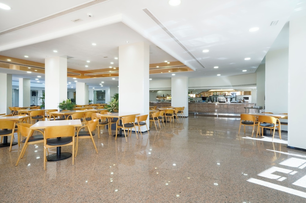 Relaxia Beverly Park — Restaurant & bars in Playa del Ingles, Canary Islands
