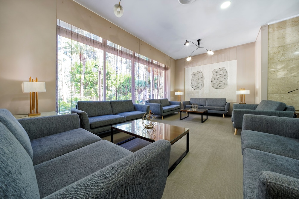 Relaxia Beverly Park — Hotel building in Playa del Ingles, Canary Islands