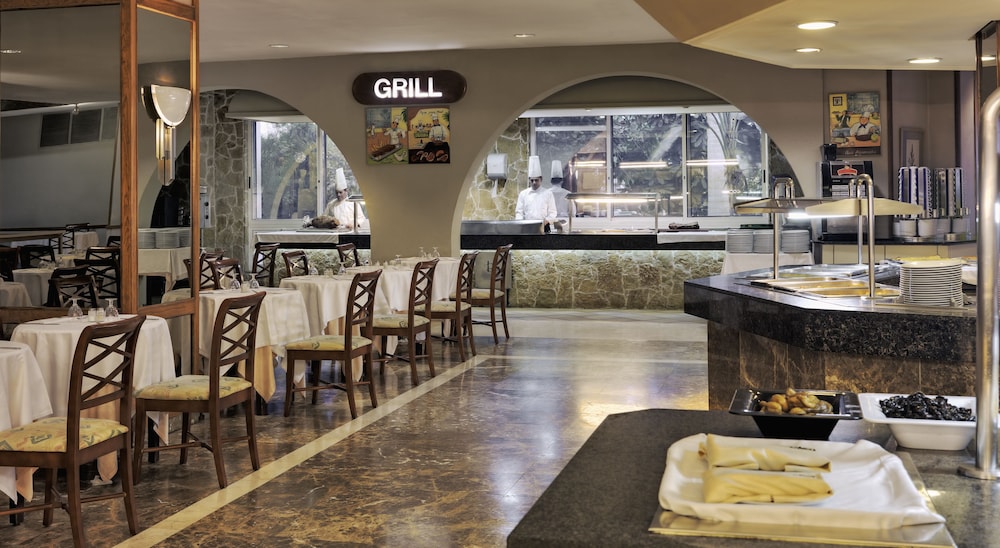 Relaxia Beverly Park — Restaurant & bars in Playa del Ingles, Canary Islands