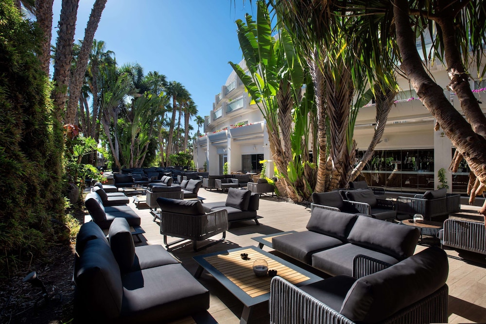 Hotel Tabaiba Princess- All Inclusive — Hotel building in Maspalomas, Canary Islands