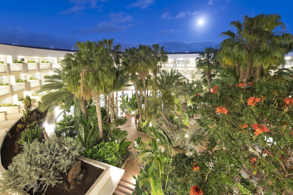 Hotel Tabaiba Princess- All Inclusive — Hotel building in Maspalomas, Canary Islands