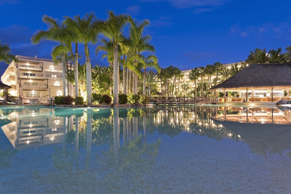 Hotel Tabaiba Princess- All Inclusive — Hotel building in Maspalomas, Canary Islands
