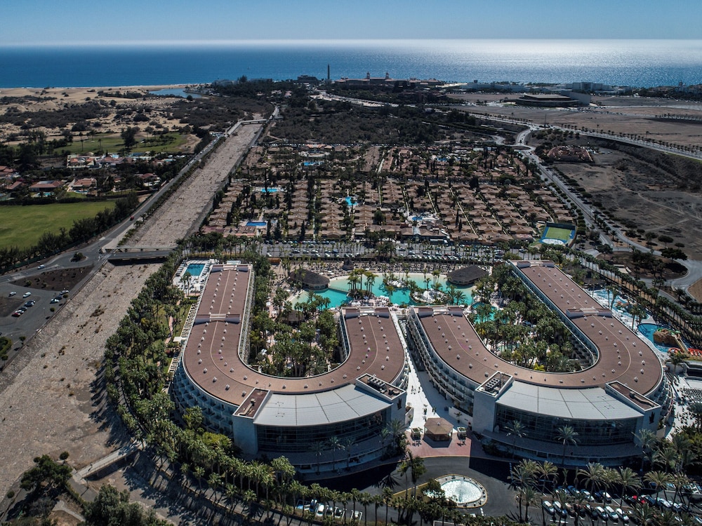 Hotel Tabaiba Princess- All Inclusive — Hotel building in Maspalomas, Canary Islands