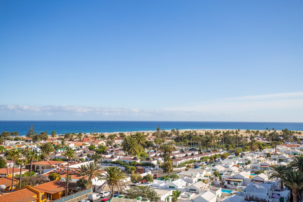 BLUESEA Rey Carlos — Beach in Playa del Ingles, Canary Islands