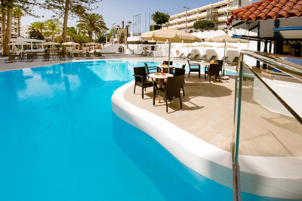 BLUESEA Rey Carlos — Swimming pool in Playa del Ingles, Canary Islands