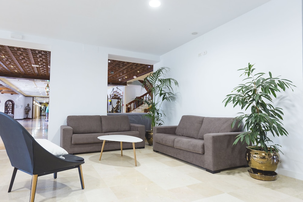 BLUESEA Rey Carlos — Hotel rooms in Playa del Ingles, Canary Islands