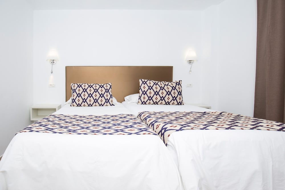 BLUESEA Rey Carlos — Hotel rooms in Playa del Ingles, Canary Islands