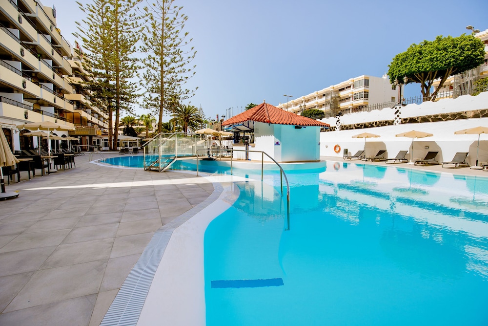 BLUESEA Rey Carlos — Swimming pool in Playa del Ingles, Canary Islands