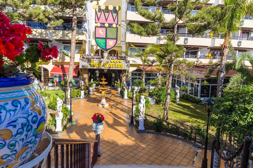 BLUESEA Rey Carlos — Hotel building in Playa del Ingles, Canary Islands