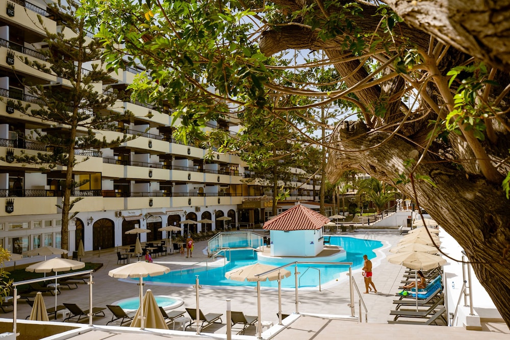 BLUESEA Rey Carlos — Swimming pool in Playa del Ingles, Canary Islands