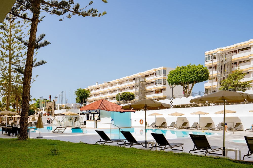 BLUESEA Rey Carlos — Swimming pool in Playa del Ingles, Canary Islands