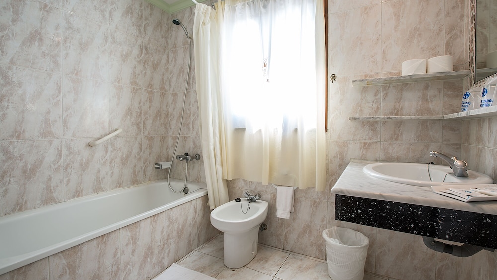 BLUESEA Rey Carlos — Hotel rooms in Playa del Ingles, Canary Islands