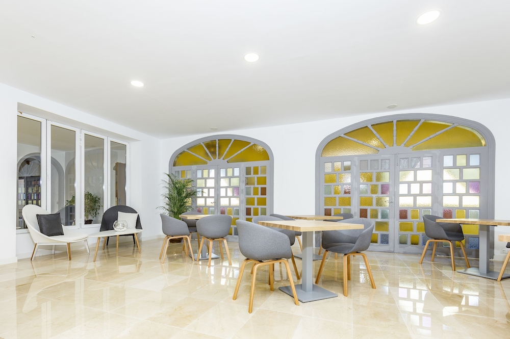 BLUESEA Rey Carlos — Restaurant & bars in Playa del Ingles, Canary Islands