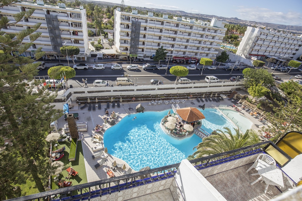 BLUESEA Rey Carlos — Swimming pool in Playa del Ingles, Canary Islands