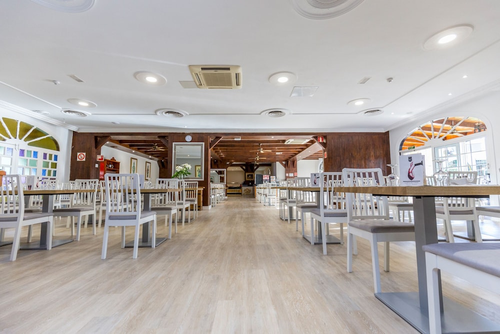 BLUESEA Rey Carlos — Restaurant & bars in Playa del Ingles, Canary Islands