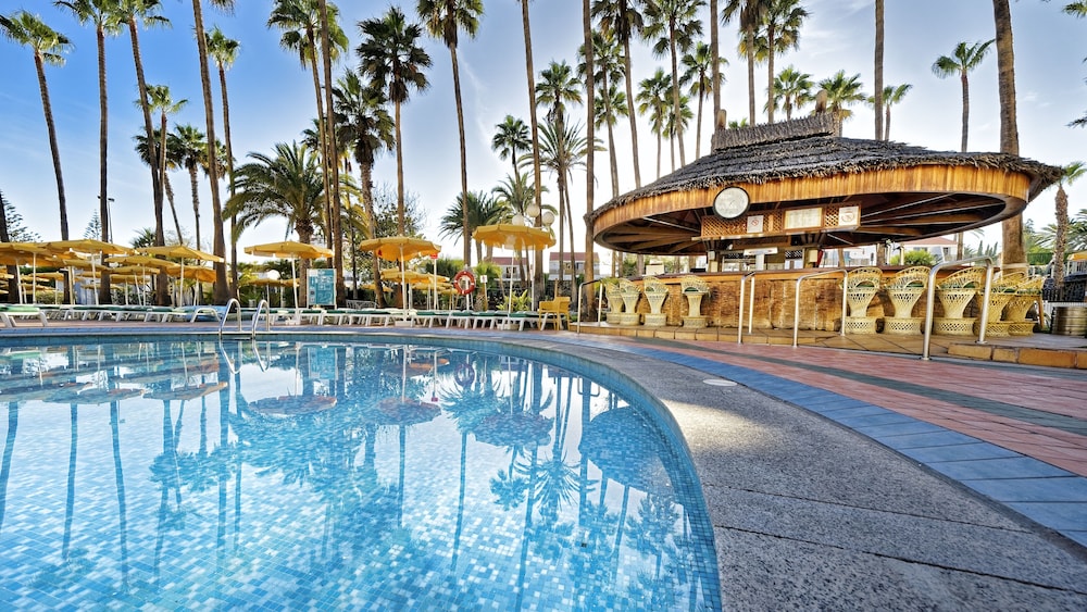 Bull Eugenia Victoria & Spa — Swimming pool in Playa del Ingles, Canary Islands