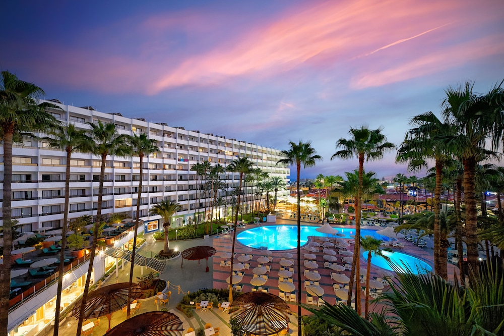 Bull Eugenia Victoria & Spa — Swimming pool in Playa del Ingles, Canary Islands