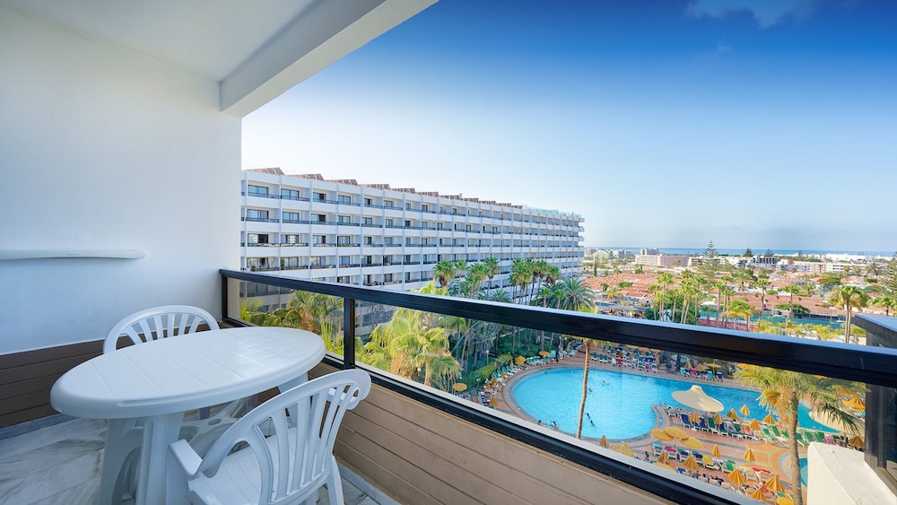 Bull Eugenia Victoria & Spa — Swimming pool in Playa del Ingles, Canary Islands