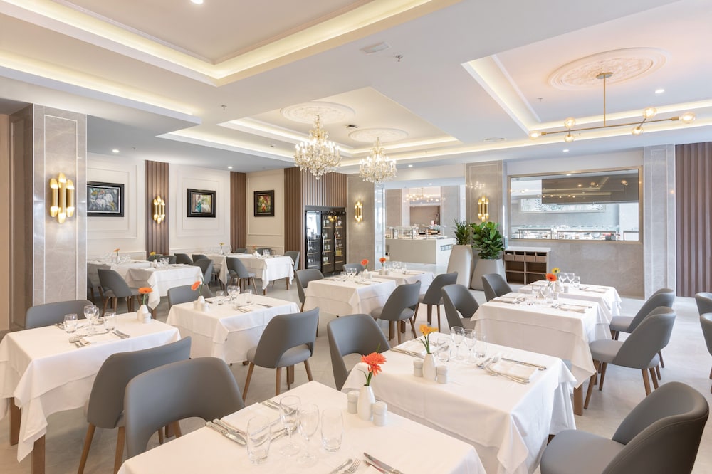 Hotel Riu Palace Maspalomas - Adults Only — Restaurant & bars in Playa del Ingles, Canary Islands