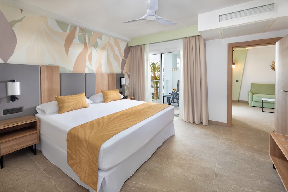 Hotel Riu Palace Maspalomas - Adults Only — Hotel rooms in Playa del Ingles, Canary Islands