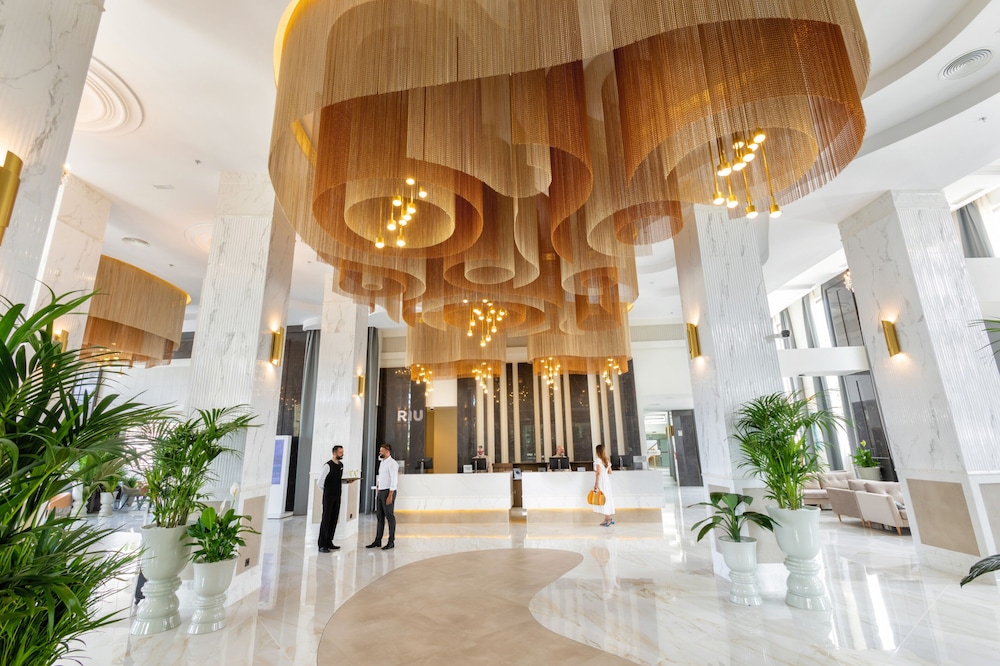 Hotel Riu Palace Maspalomas - Adults Only — Hotel building in Playa del Ingles, Canary Islands