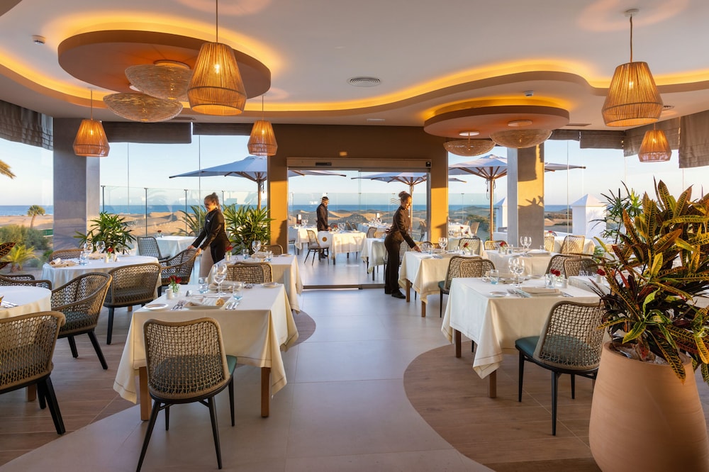 Hotel Riu Palace Maspalomas - Adults Only — Restaurant & bars in Playa del Ingles, Canary Islands