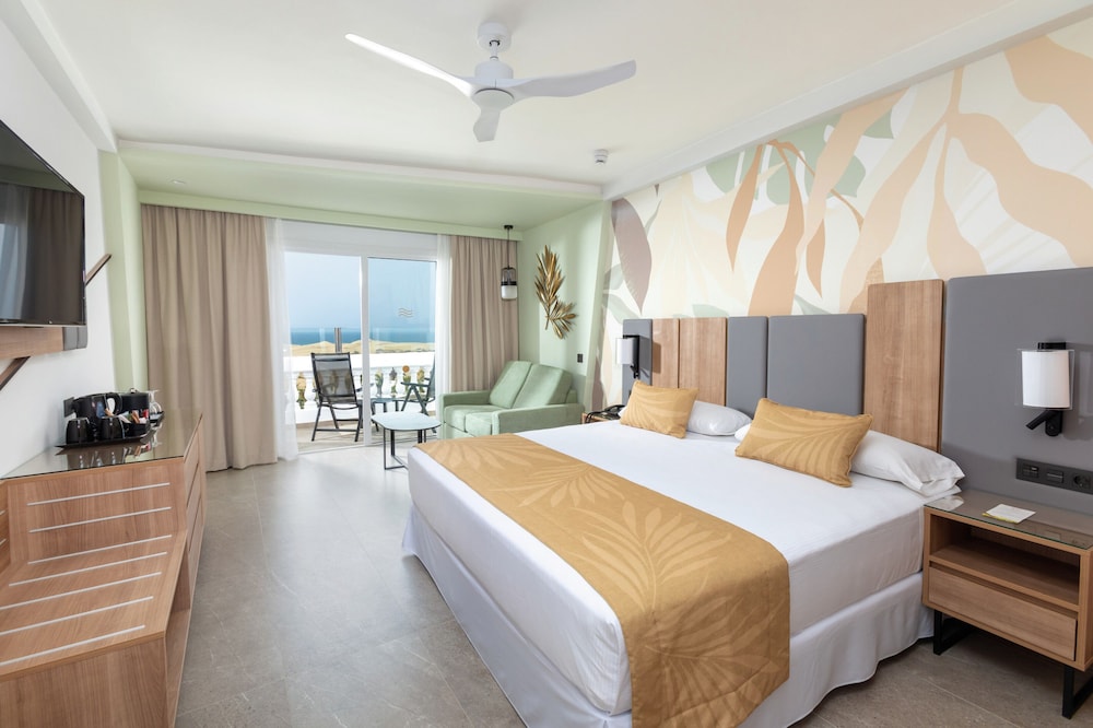 Hotel Riu Palace Maspalomas - Adults Only — Hotel rooms in Playa del Ingles, Canary Islands