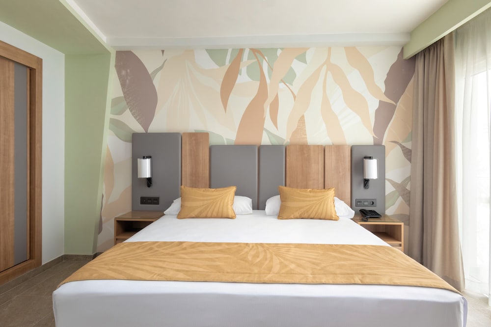 Hotel Riu Palace Maspalomas - Adults Only — Hotel rooms in Playa del Ingles, Canary Islands