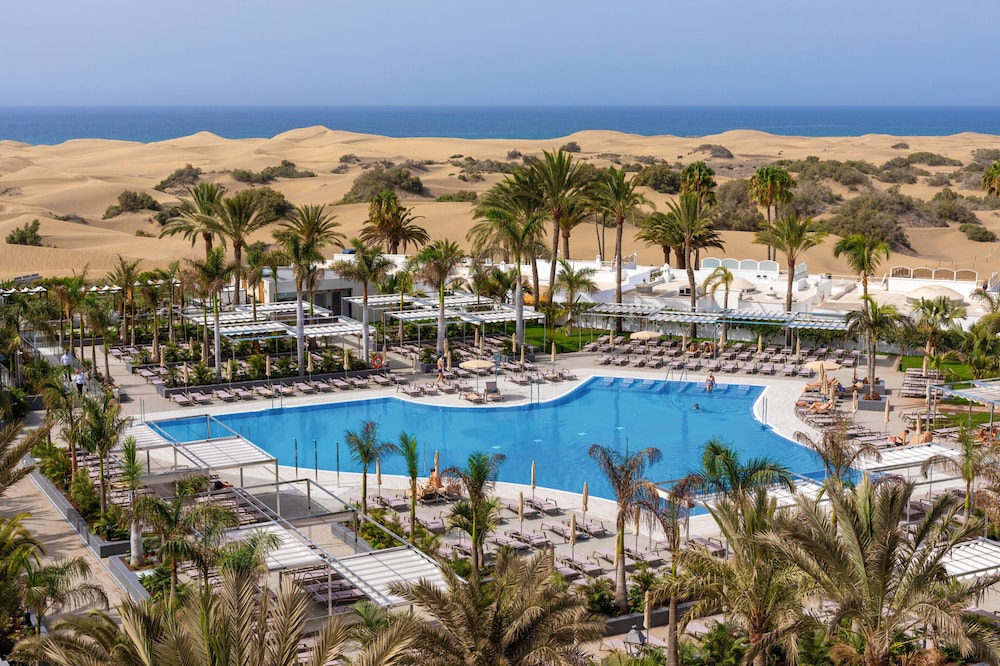 Hotel Riu Palace Maspalomas - Adults Only — Swimming pool in Playa del Ingles, Canary Islands