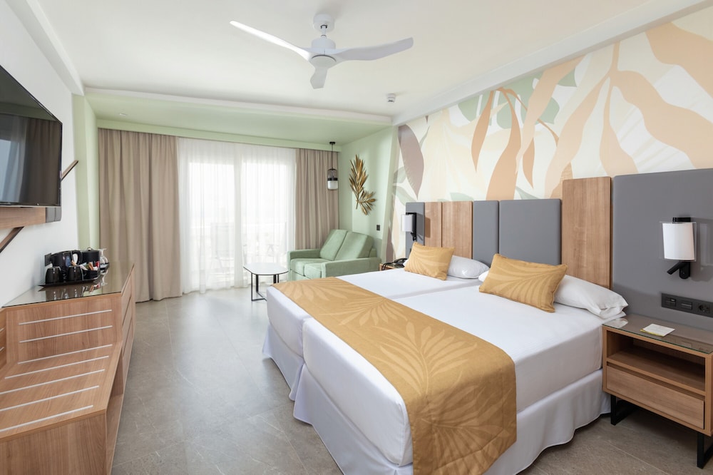 Hotel Riu Palace Maspalomas - Adults Only — Hotel rooms in Playa del Ingles, Canary Islands