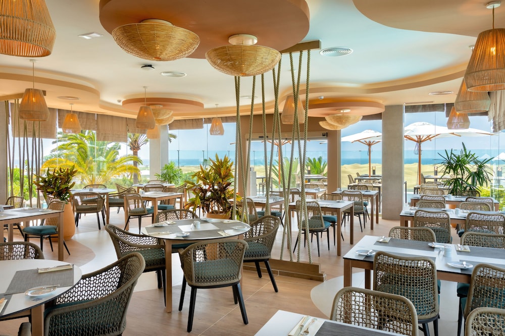 Hotel Riu Palace Maspalomas - Adults Only — Restaurant & bars in Playa del Ingles, Canary Islands