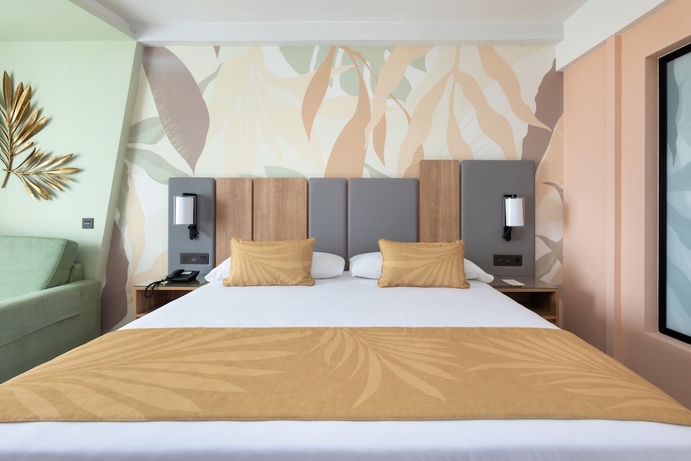 Hotel Riu Palace Maspalomas - Adults Only — Hotel rooms in Playa del Ingles, Canary Islands