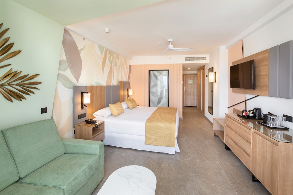 Hotel Riu Palace Maspalomas - Adults Only — Hotel rooms in Playa del Ingles, Canary Islands