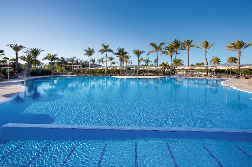 Hotel Riu Palace Maspalomas - Adults Only — Swimming pool in Playa del Ingles, Canary Islands