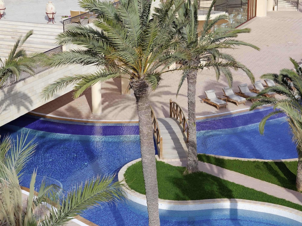 Mövenpick Resort & Marine Spa Sousse — Swimming pool in Sousse, Sousse